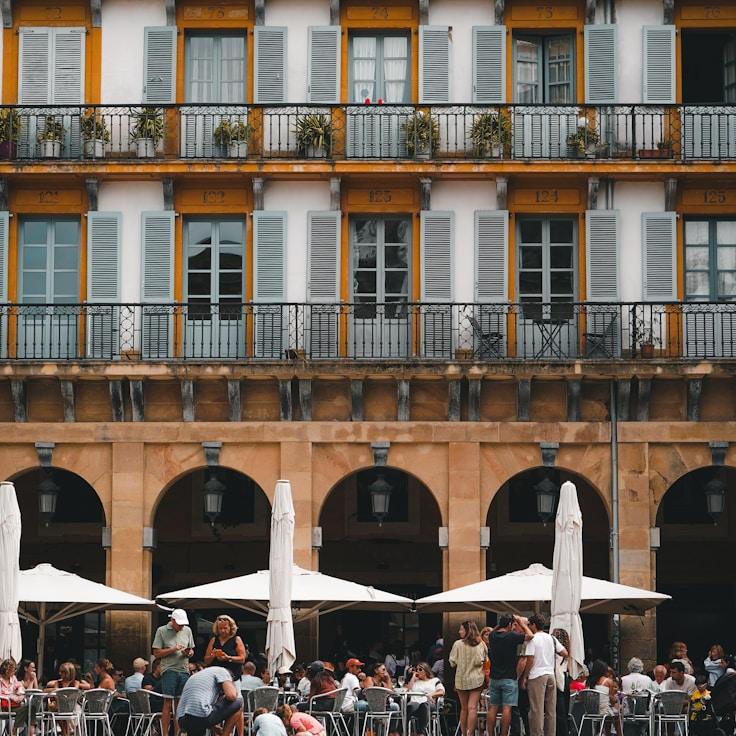 Family-friendly dining with comfortable seating